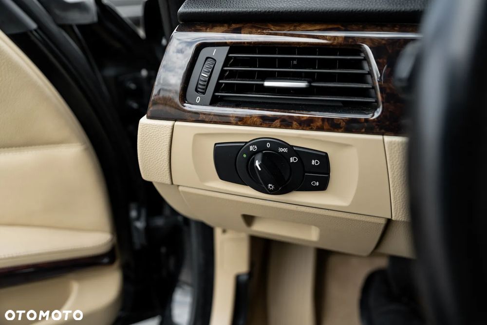 BMW Seria 3 320i Edition Lifestyle - 26
