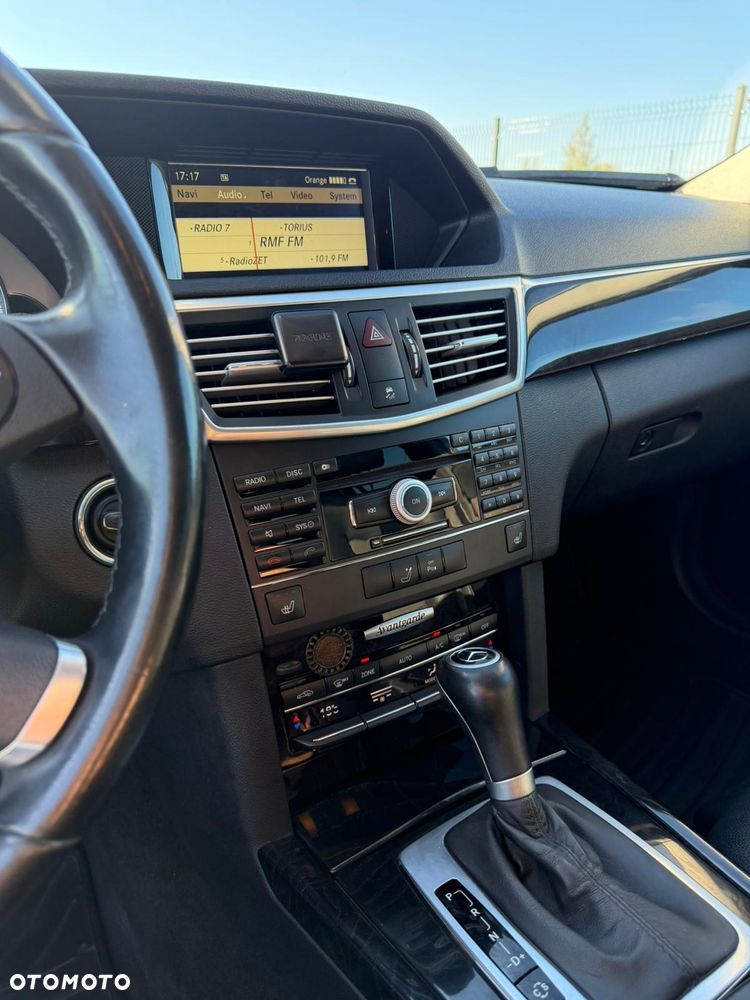 Mercedes-Benz Klasa E 250 CDI DPF BlueEFFICIENCY Automatik Avantgarde - 17