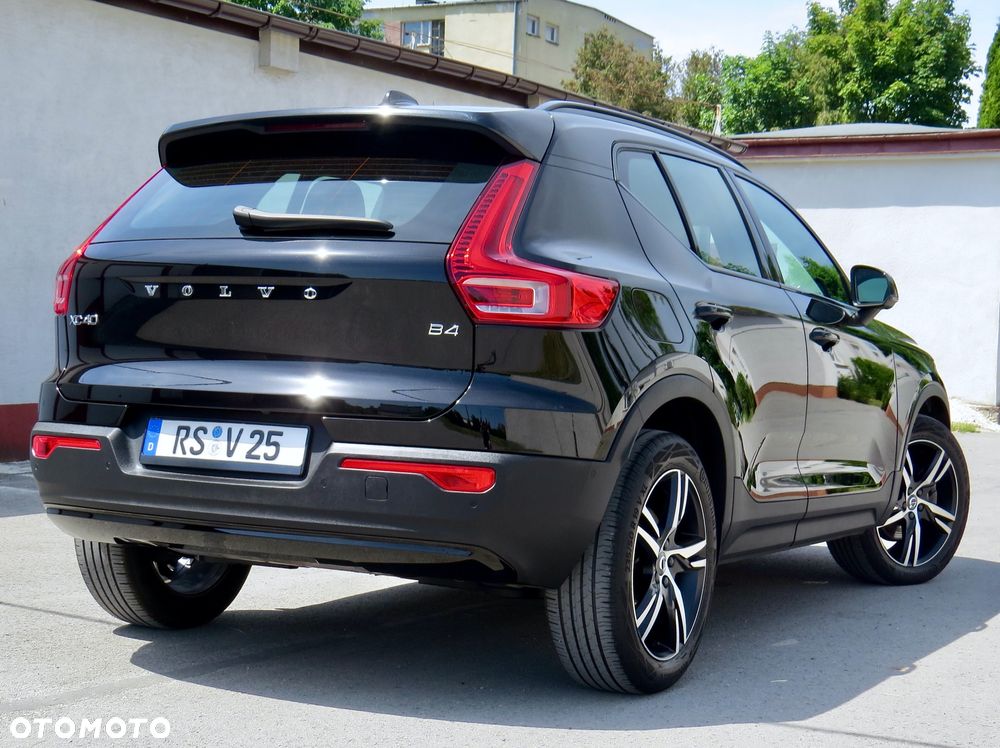 Volvo XC 40 B4 B DKG Ultra Dark - 6