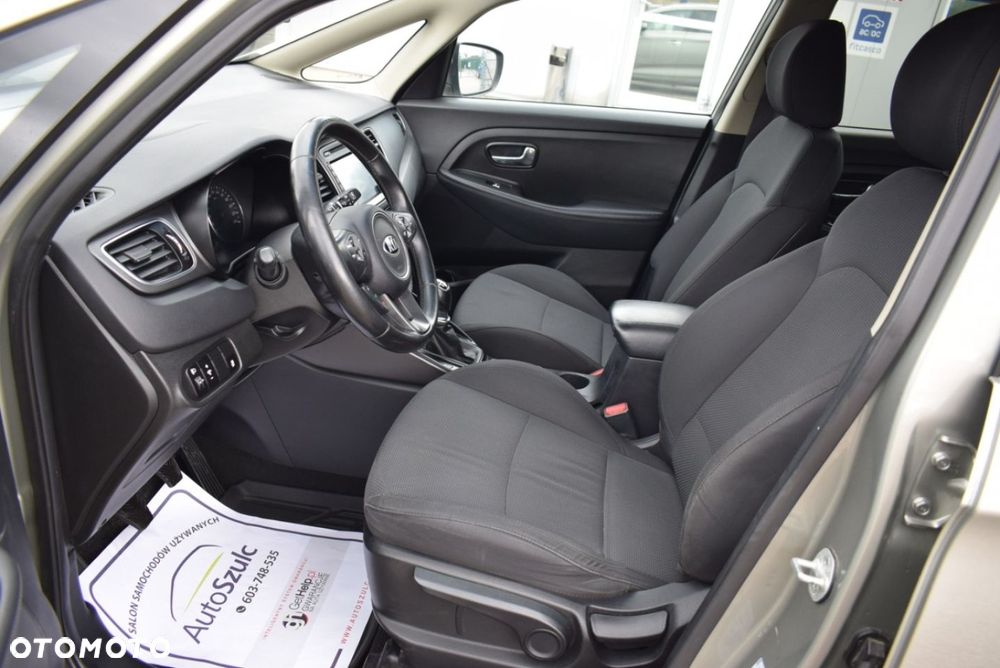 Kia Carens - 17