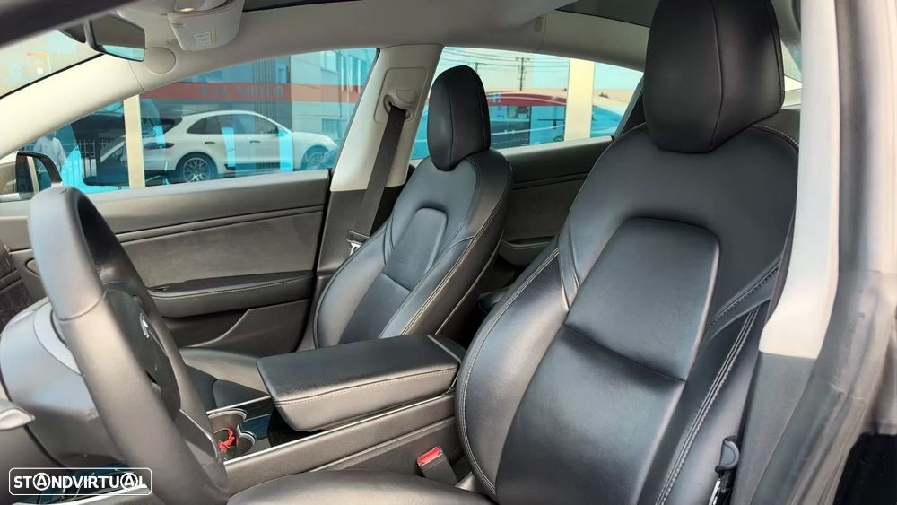Tesla Model 3 - 10