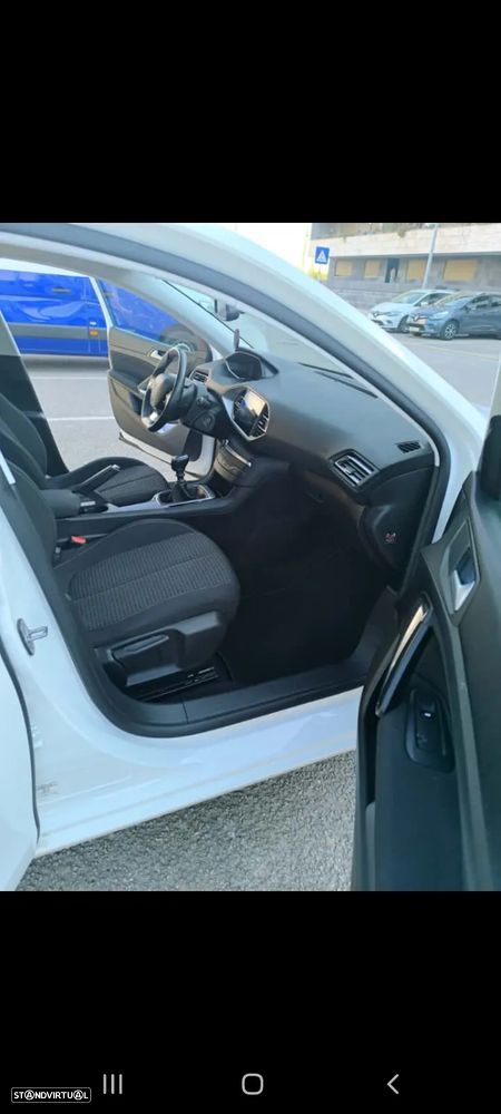 Peugeot 308 SW PureTech 110 Stop & Start Allure - 2