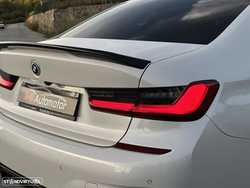 BMW 320 d Pack Desportivo M Auto - 15