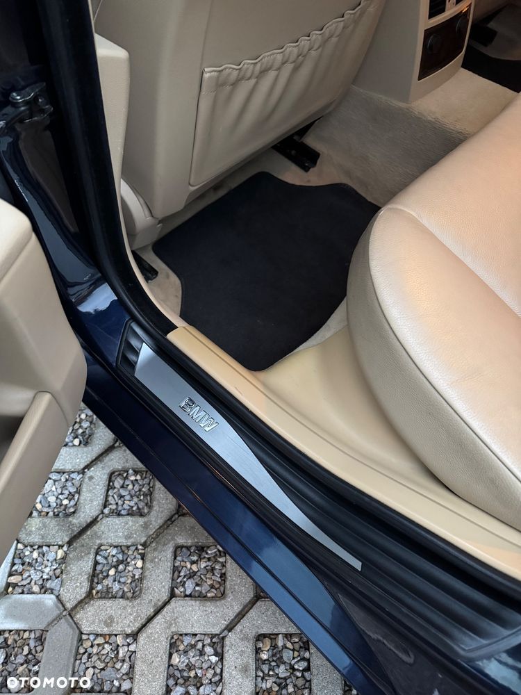 BMW Seria 5 525xi - 15