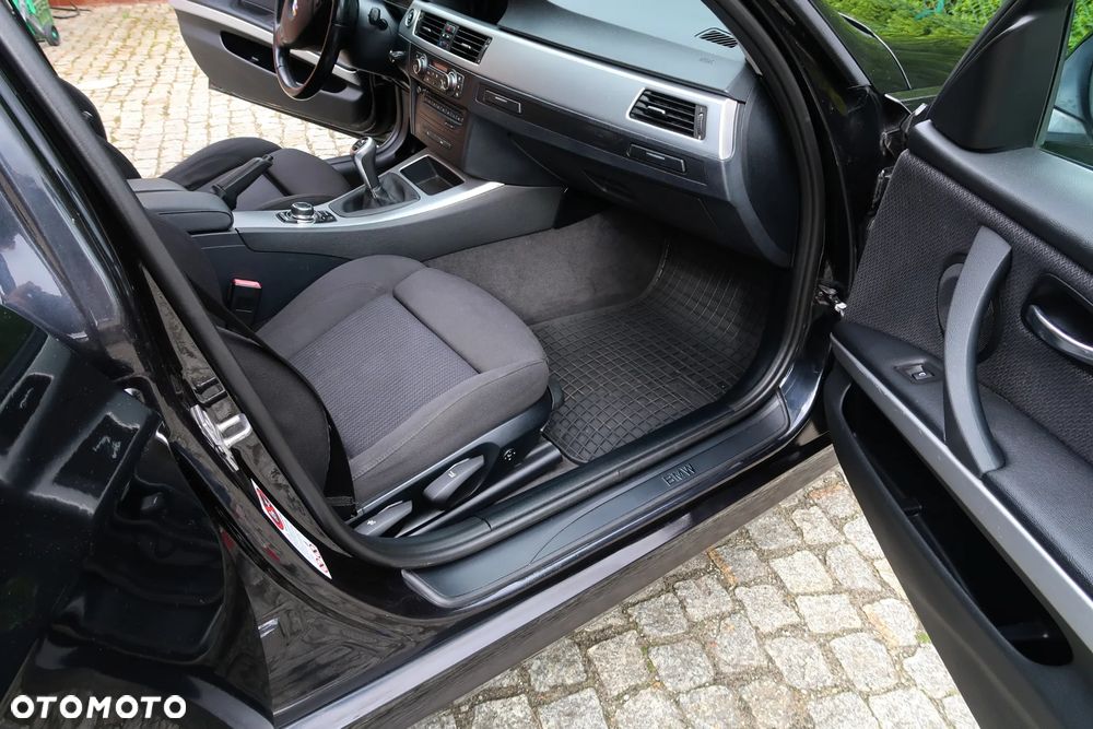 BMW Seria 3 318d Touring - 7
