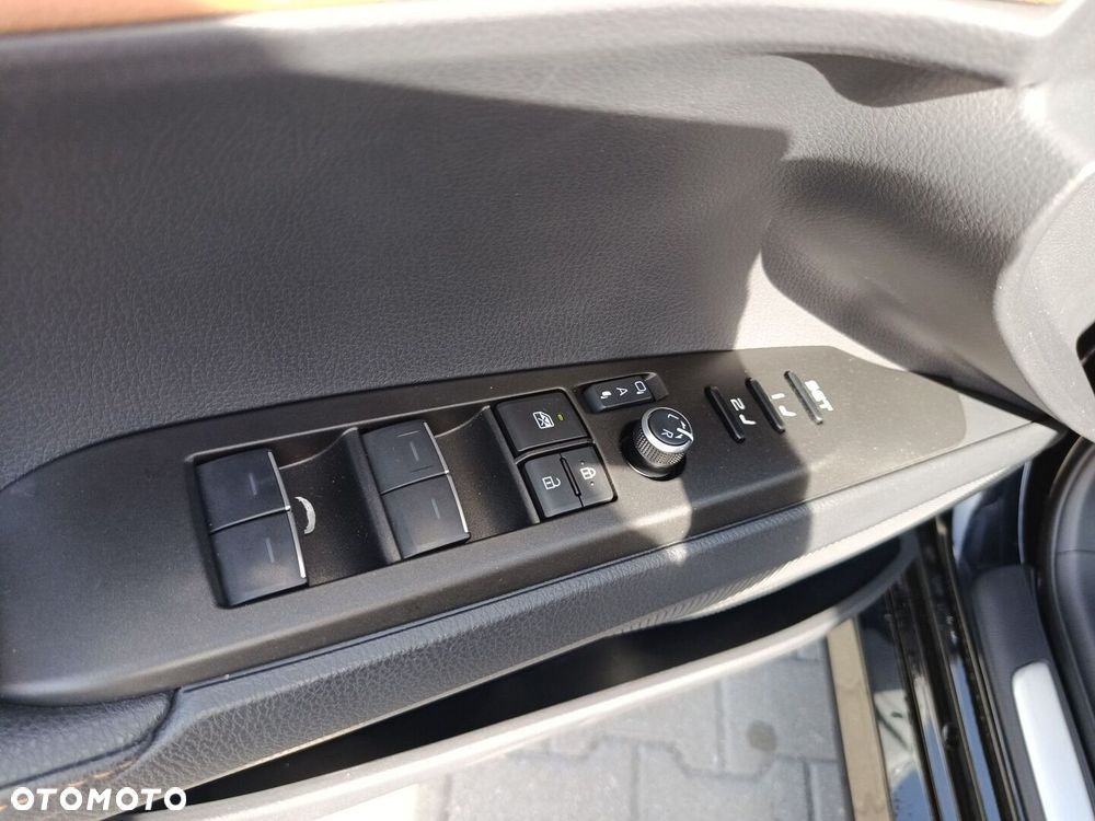 Toyota Camry - 21