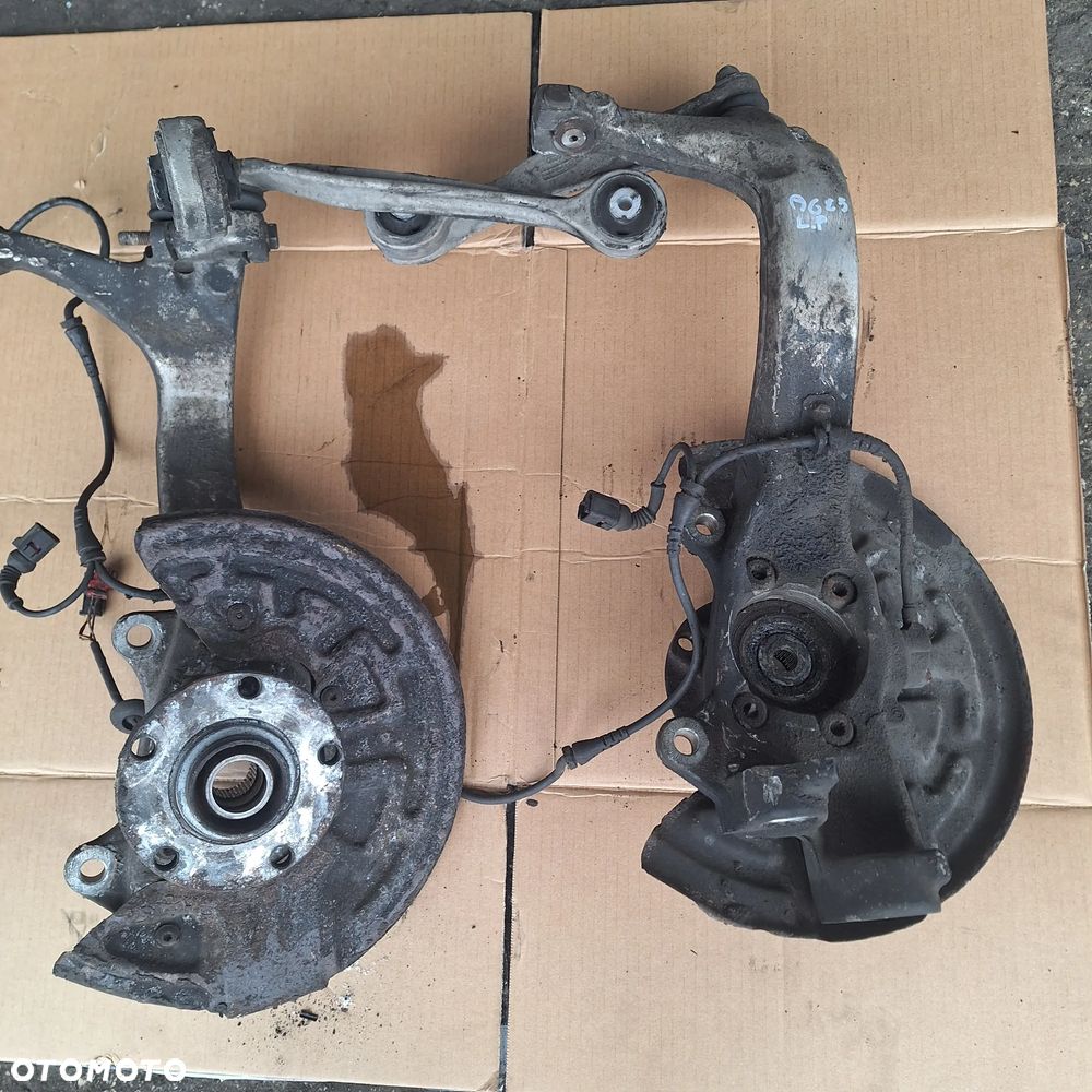WAHACZ ZWROTNICA PIASTA PRAWA LEWA PRZOD AUDI A6 C5 PASSAT B5 1.9 TDI 2.5 TDI - 3