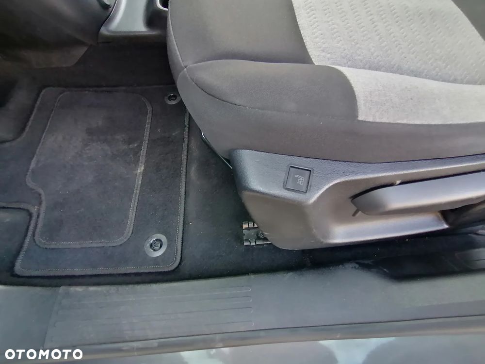 Citroën Berlingo XL 7-Sitzer PureTech 130 EAT8 FEEL - 24