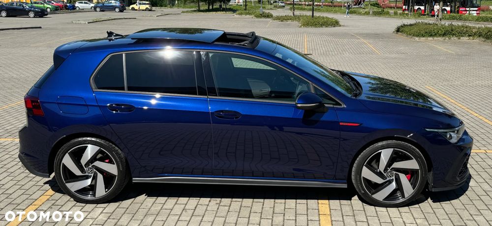 Volkswagen Golf - 1