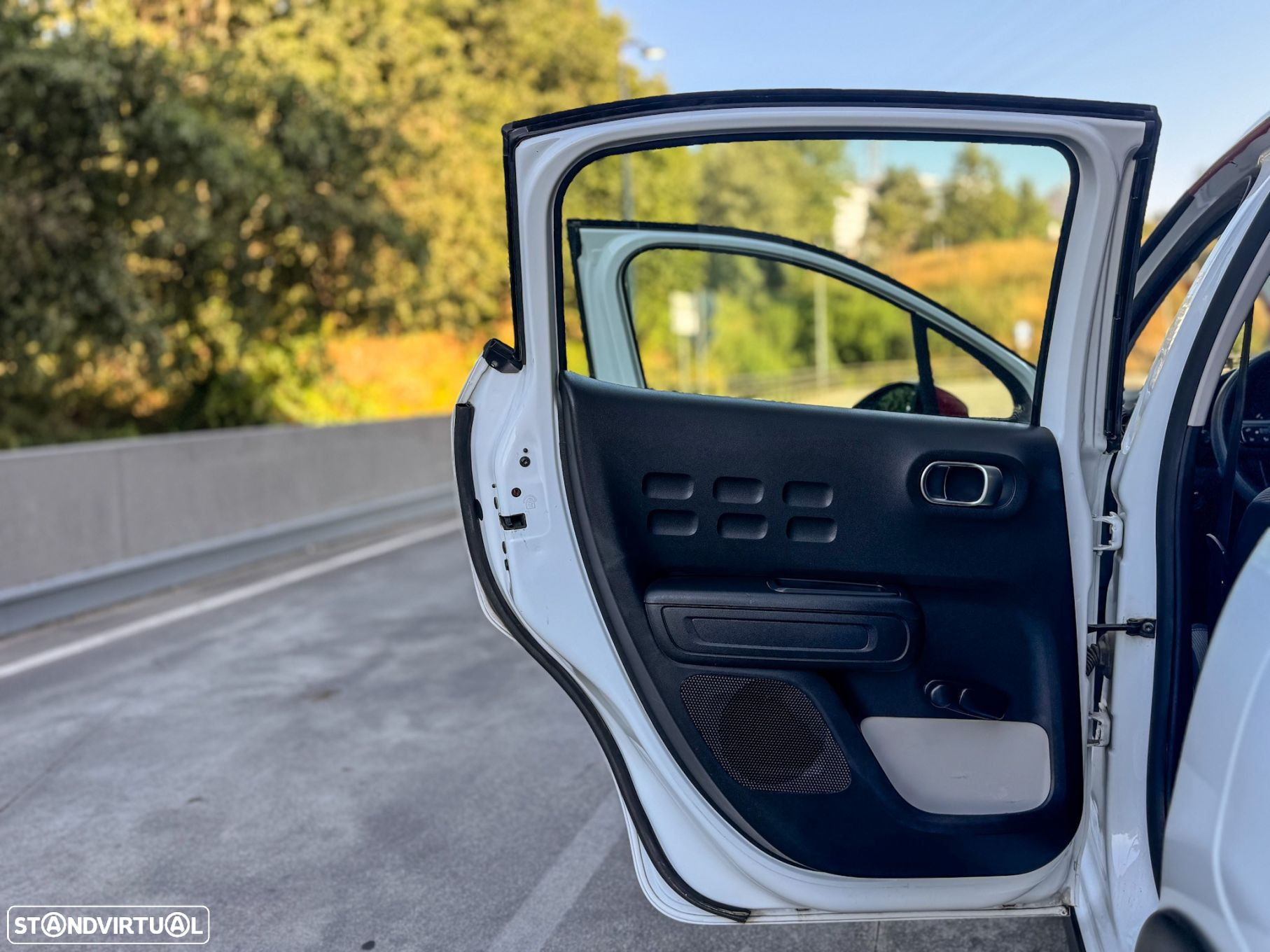 Citroën C3 1.2 PureTech Shine - 41