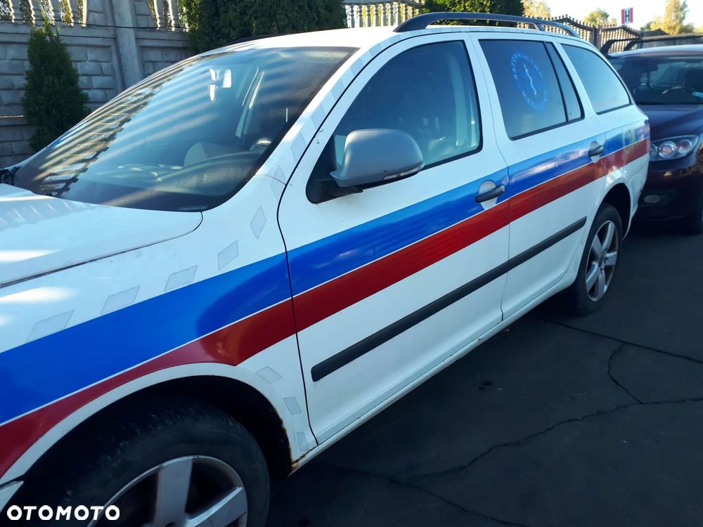 SKODA OCTAVIA II LIFT KOMBI 08-13 1.9 TDI KRATKA NAWIEWU PRAWA LEWA ŚRODKOWA - 9