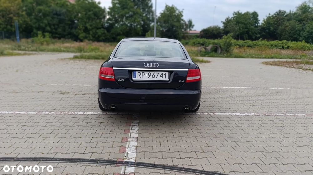Audi A6 Limousine 2.4 - 6