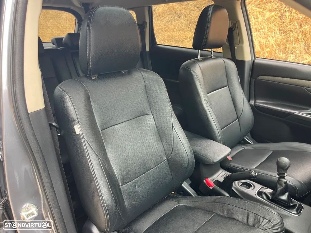 Mitsubishi Outlander 2.2 DI-D Instyle - 40