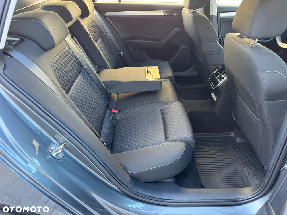 Skoda Superb 2.0 TDI SCR Ambition DSG - 30