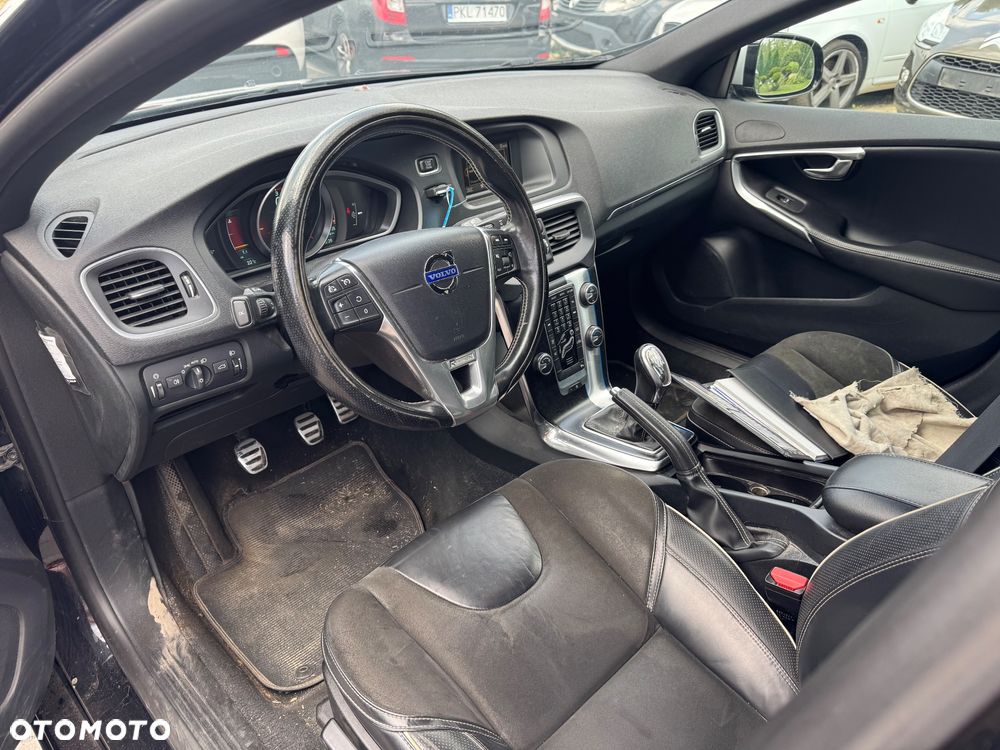 Volvo V40 D2 R Design - 9