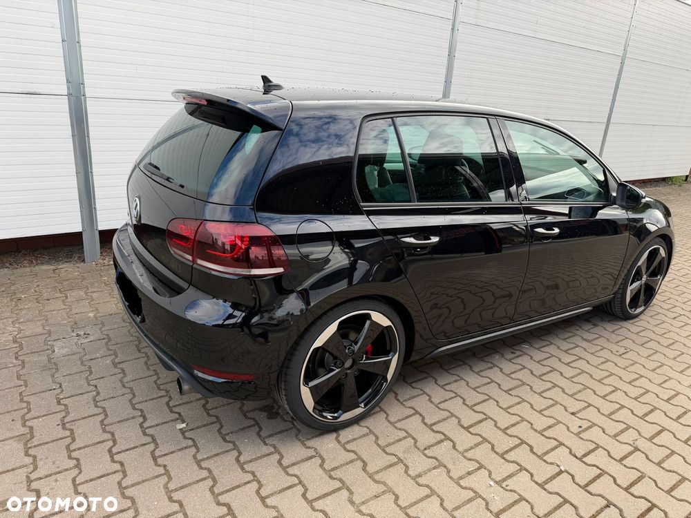 Volkswagen Golf 2.0 GTI adidas - 3