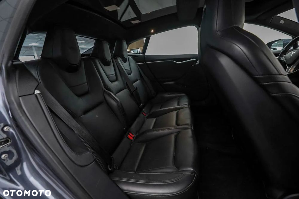 Tesla Model S D Performance - 12