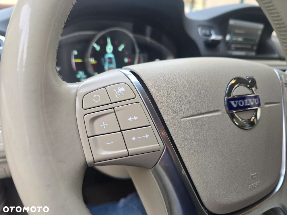Volvo V70 D2 Summum - 14