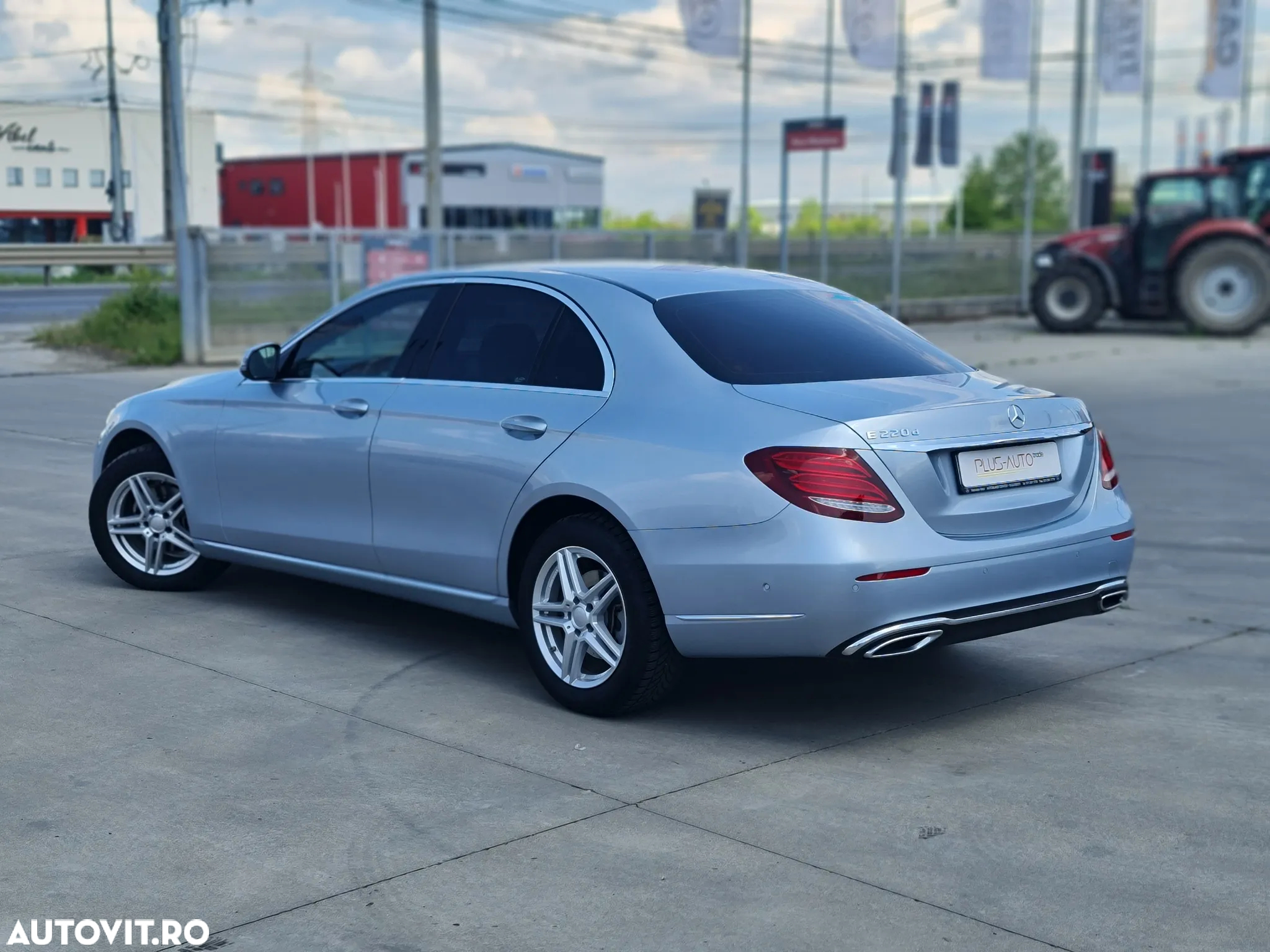 Mercedes-Benz E 220 d T 9G-TRONIC - 4