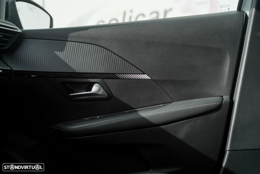 Peugeot 208 1.2 Hybrid Allure e-DCS6 - 33