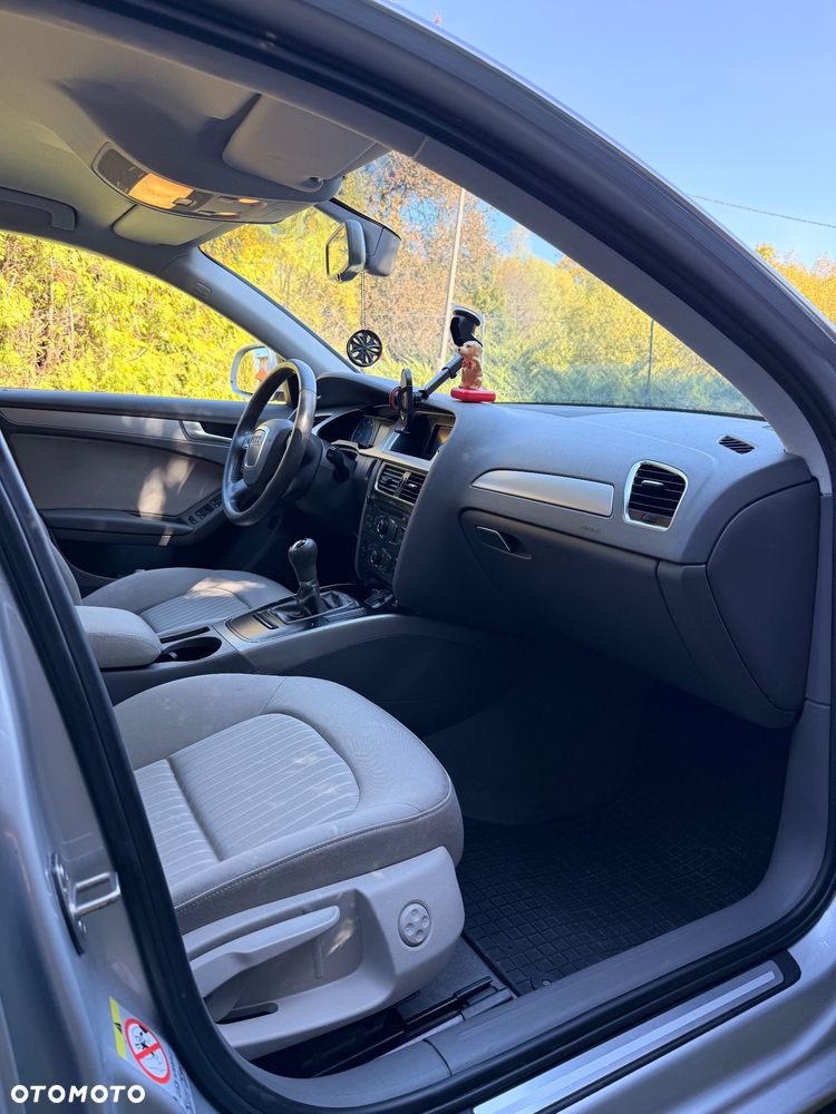 Audi A4 Limousine - 9