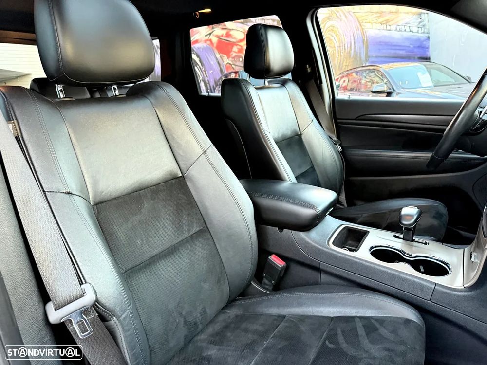 Jeep Grand Cherokee 3.6 V6 Overland - 27