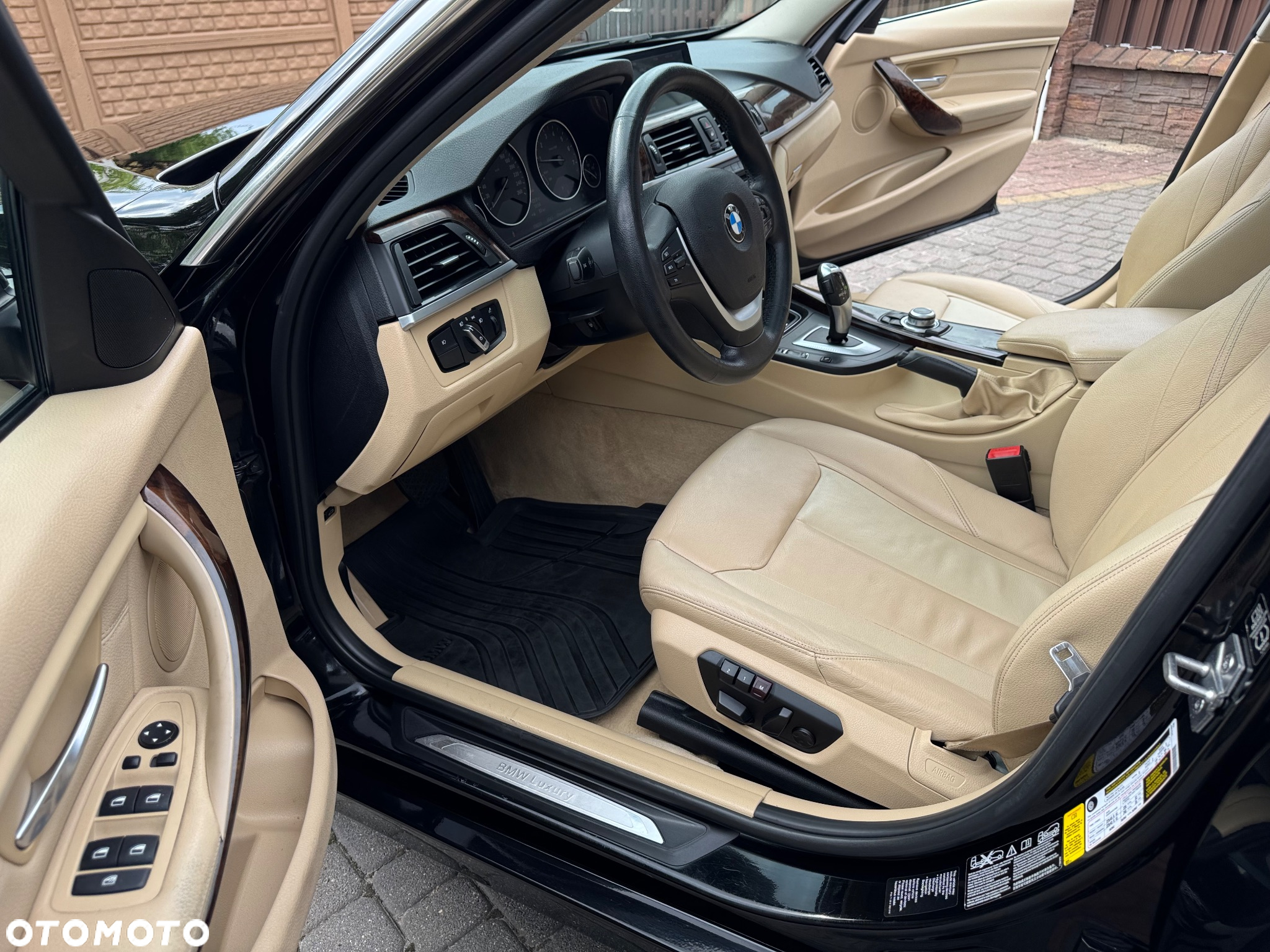 BMW Seria 3 328i Luxury Line - 10