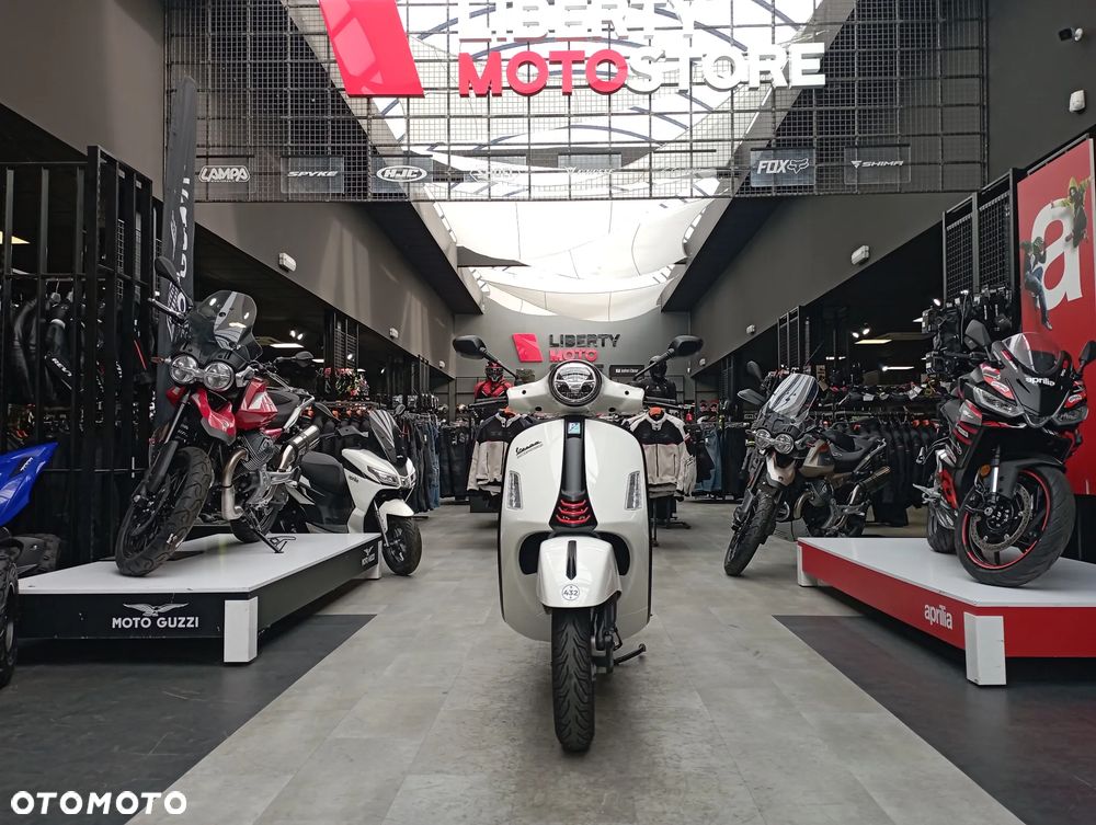 Vespa GTS - 2