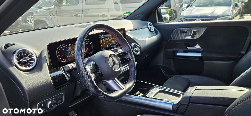 Mercedes-Benz GLA 200 AMG Line - 16