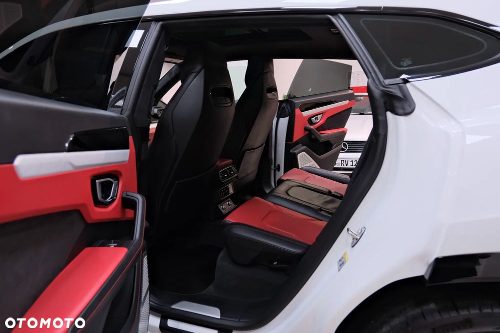 Lamborghini Urus - 25