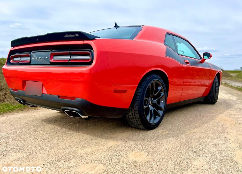 Dodge Challenger - 7
