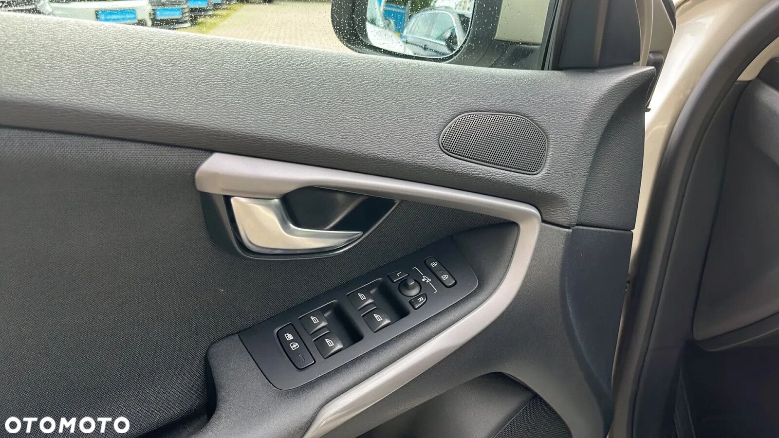 Volvo V40 D3 Drive-E Momentum - 12