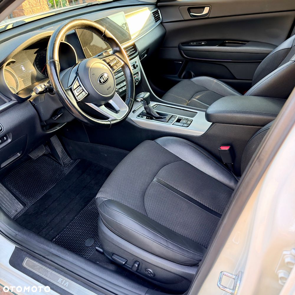 Kia Optima - 8