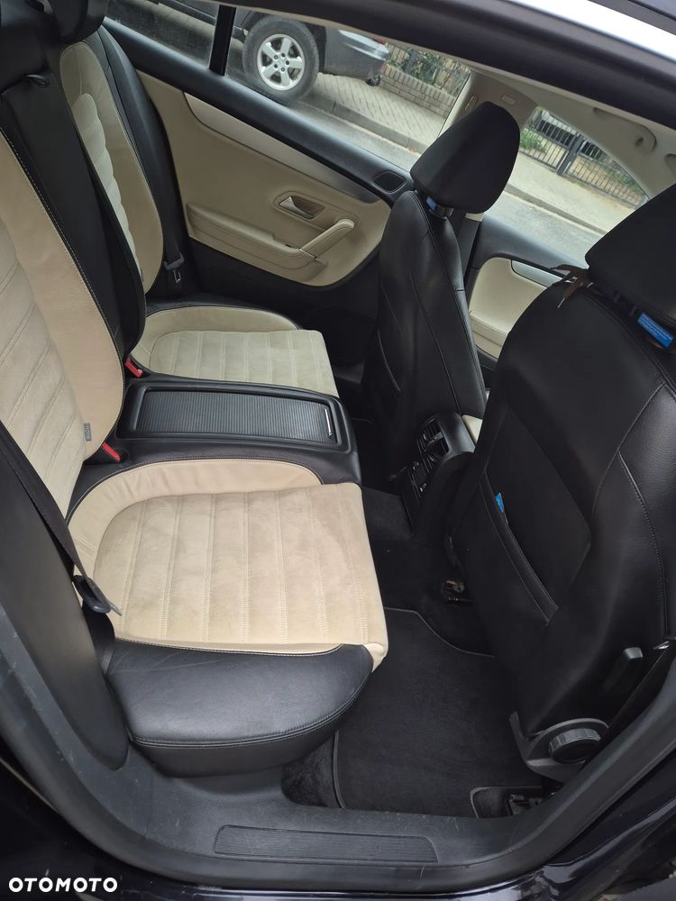 Volkswagen Passat - 12