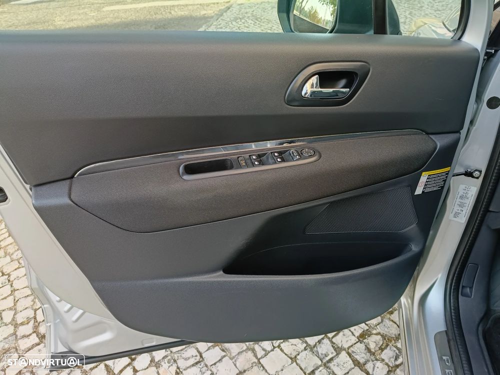 Peugeot 3008 1.6 HDi Sport - 12