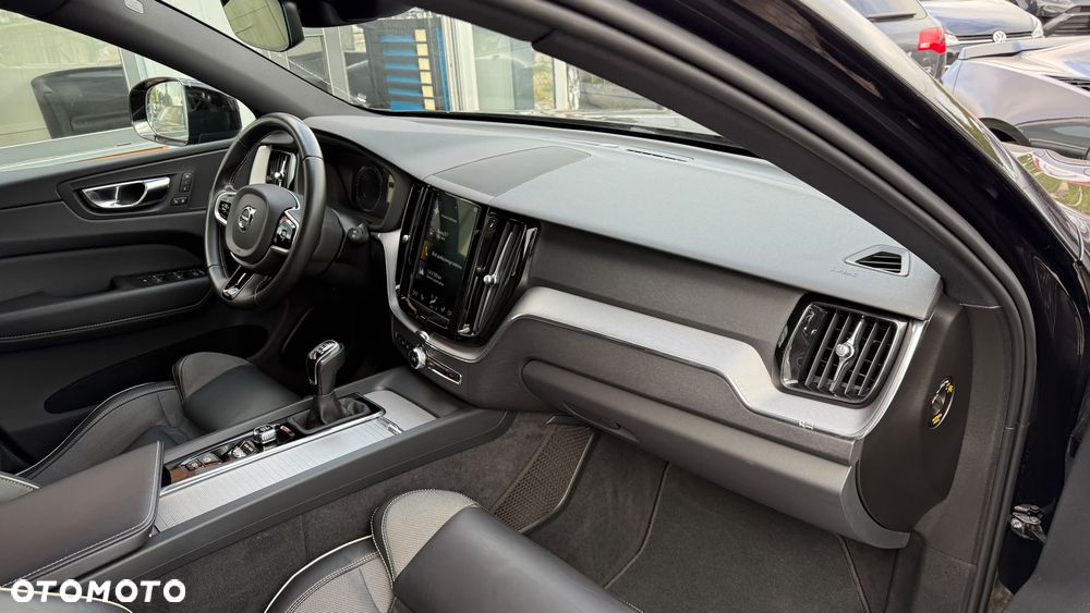 Volvo XC 60 D4 RDesign - 21