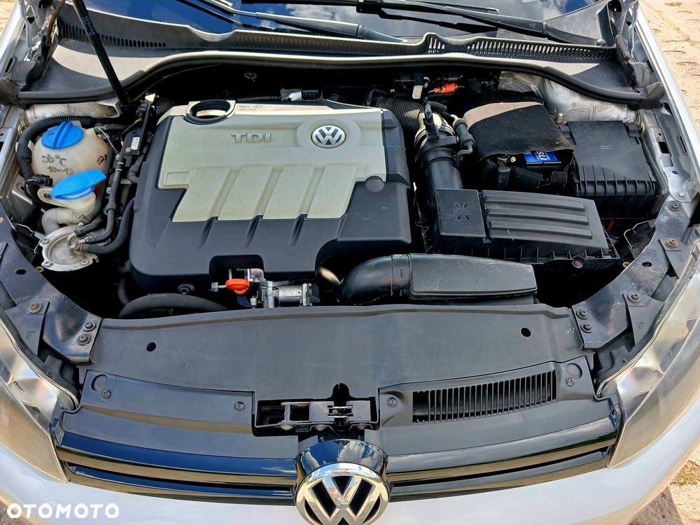 Volkswagen Golf 2.0 TDI DPF BlueMotion Technology Comfortline - 8