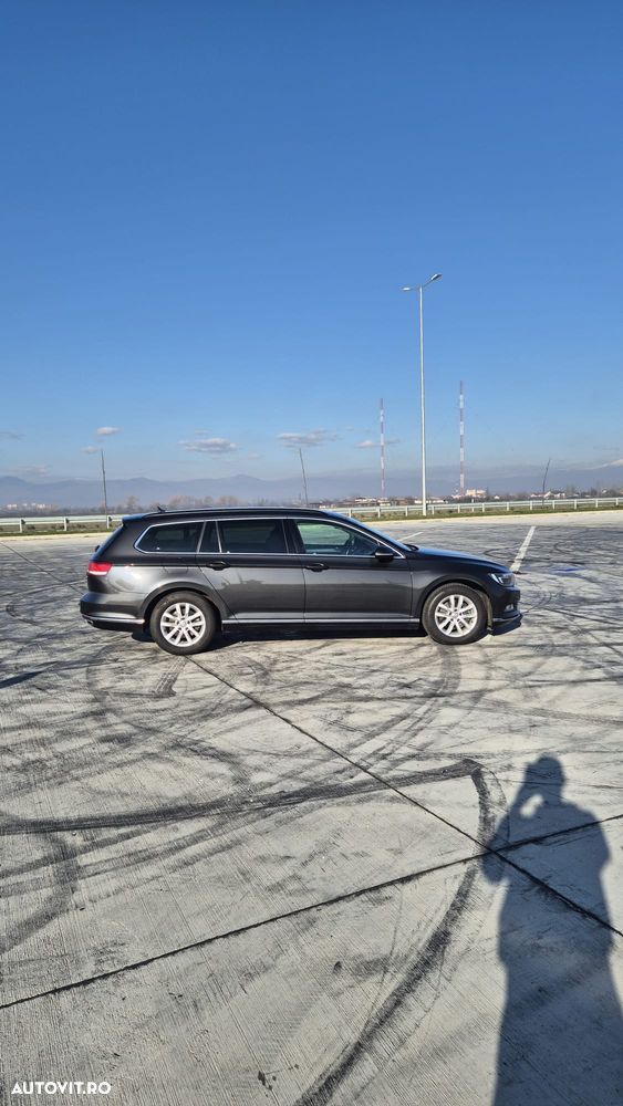 Volkswagen Passat 2.0 TDI DSG Comfortline - 2