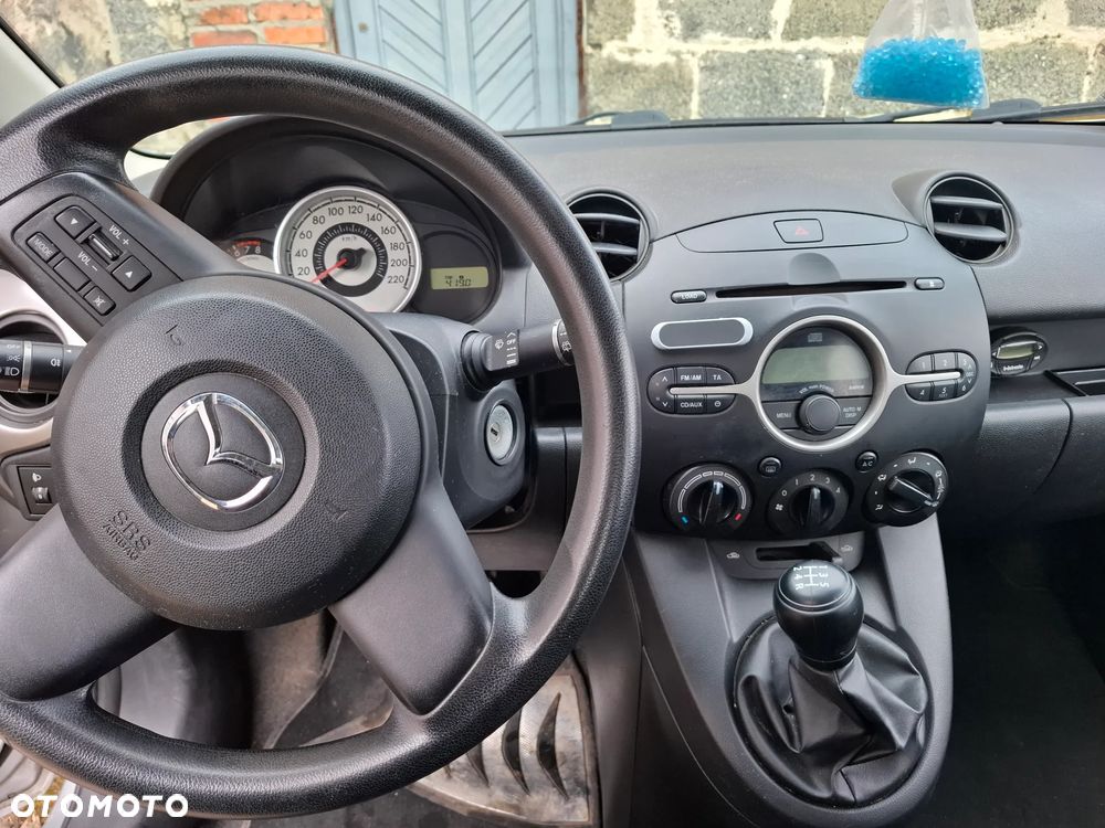 Mazda 2 - 8