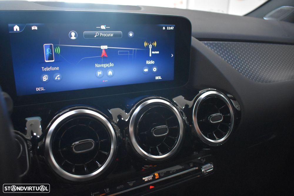 Mercedes-Benz GLA 250 - 32