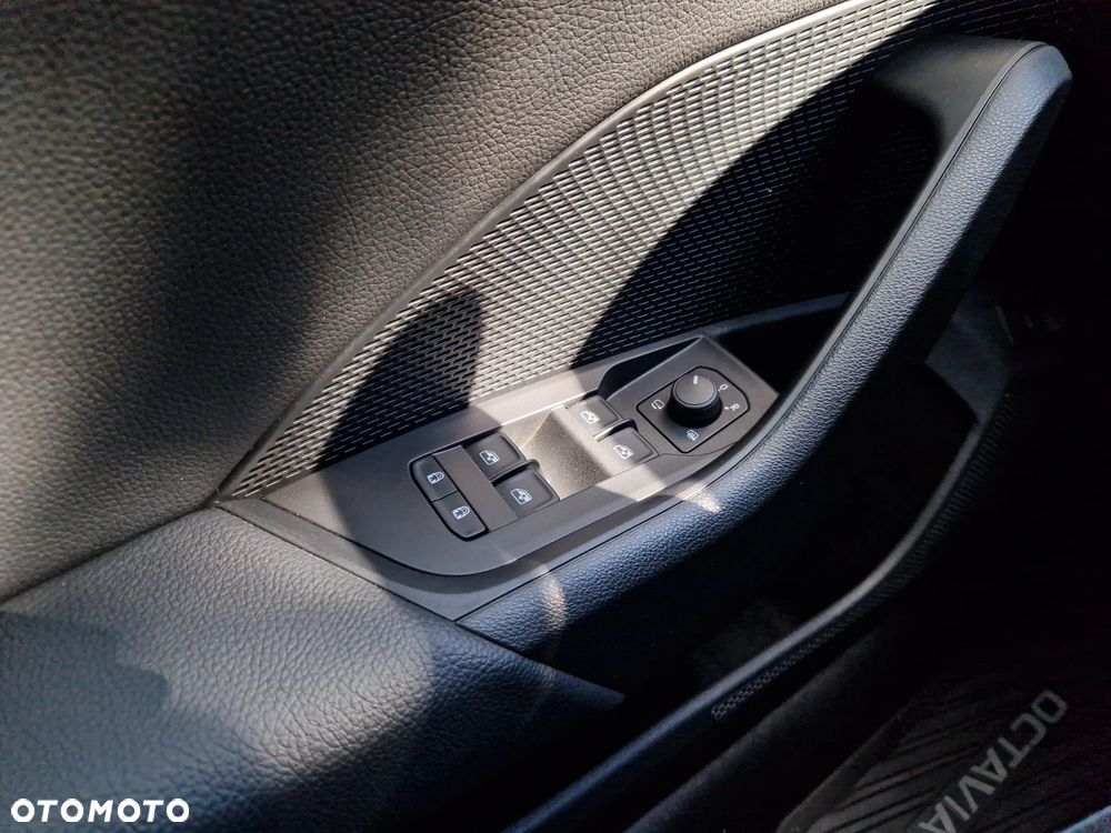 Skoda Octavia 1.5 TSI ACT Style - 27