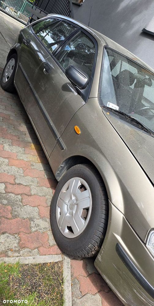 Mazda 323F - 3