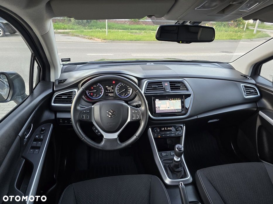 Suzuki SX4 S-Cross 1.4 T Premium - 8