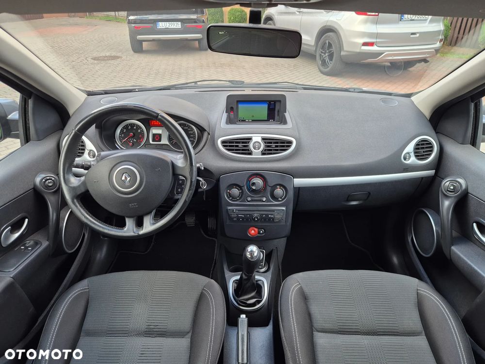 Renault Clio 1.2 16V 75 TomTom Edition - 15