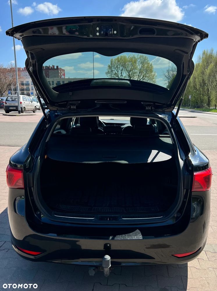 Toyota Avensis 1.8 Premium MS - 10