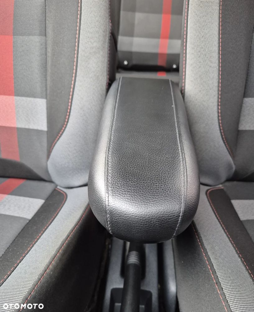 Dacia Lodgy 1.3 TCe Stepway S&S - 32