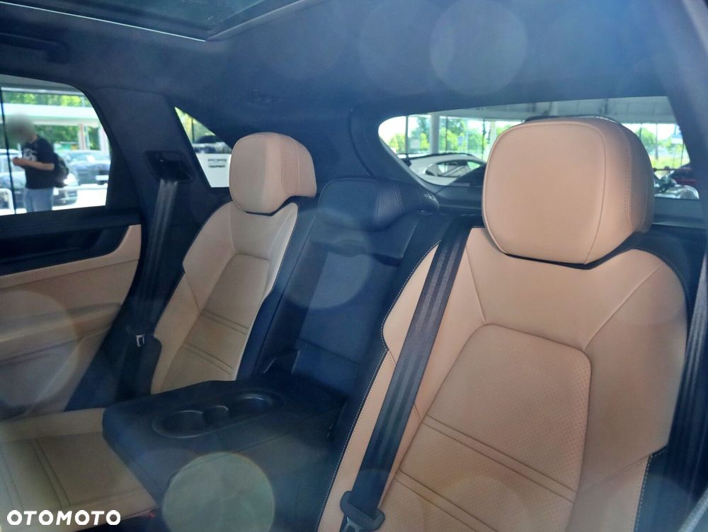 Porsche Cayenne - 19