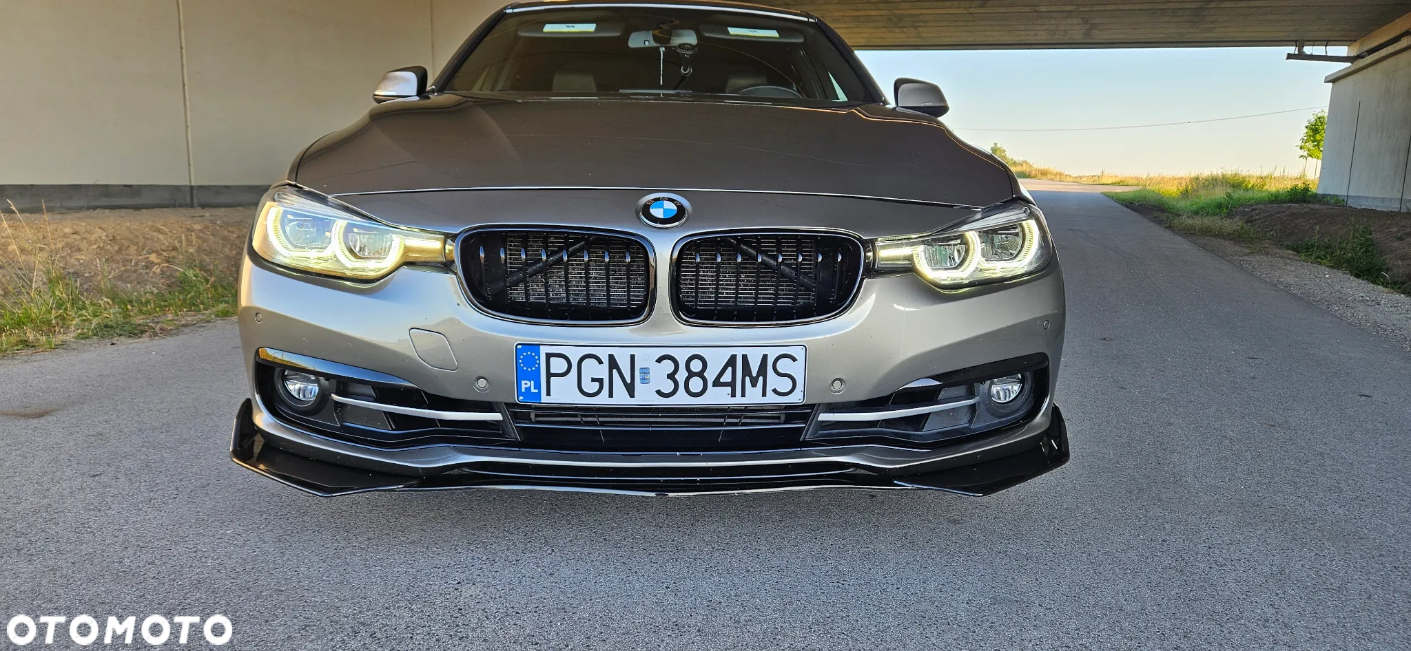 BMW Seria 3 330i - 9