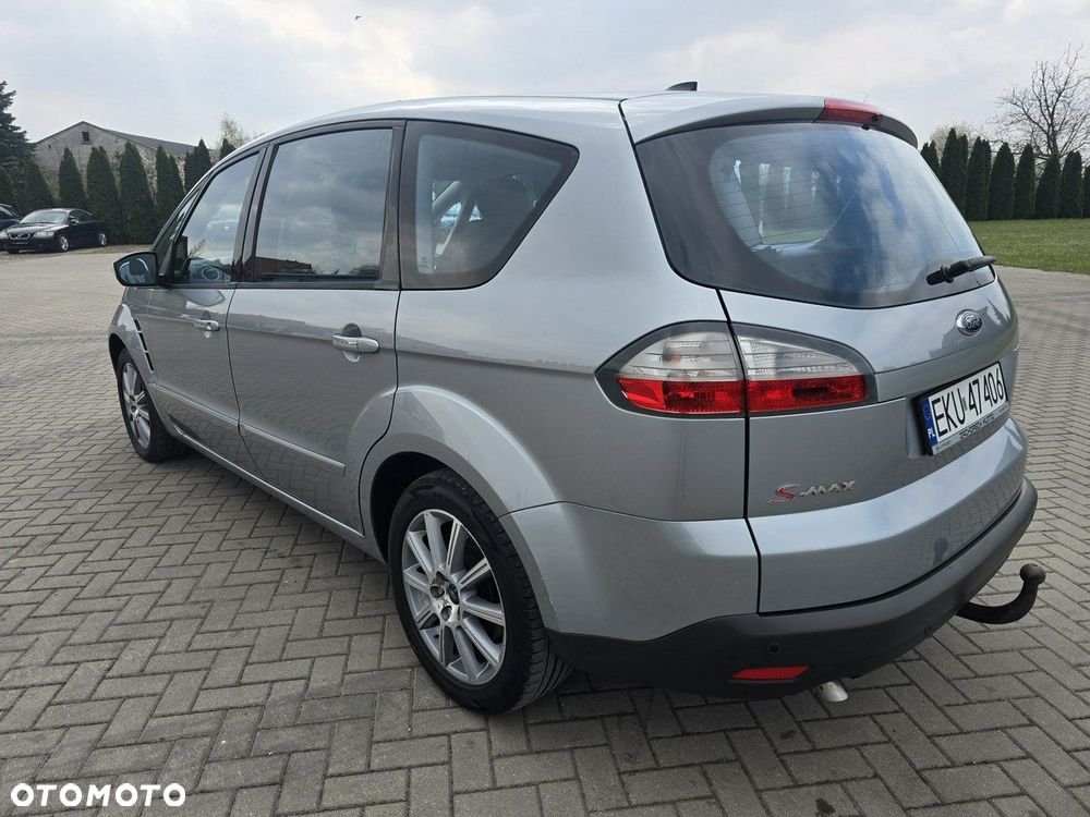 Ford S-Max - 11