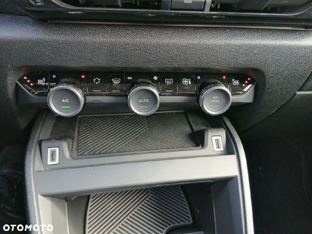 Citroën C4 1.2 PureTech Max S&S EAT8 - 14